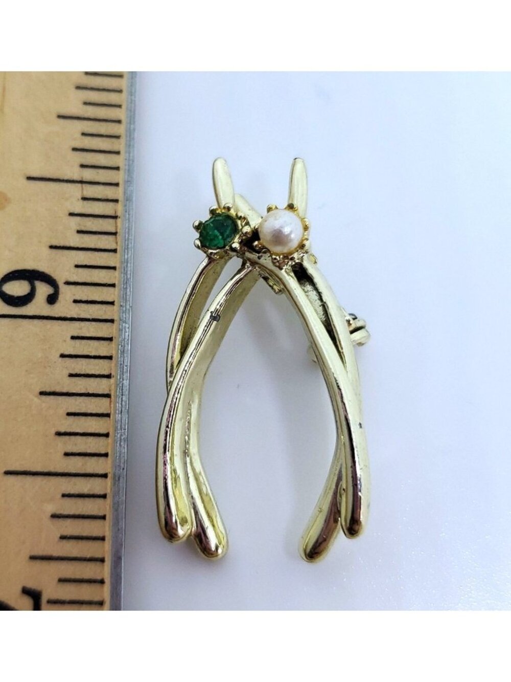 Vintage Double Wishbone Brooch Pin With Pearl & Green Rhinestone Gold Tone